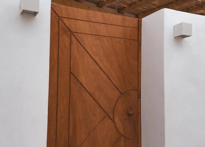 Alonia מלון דירות 4*